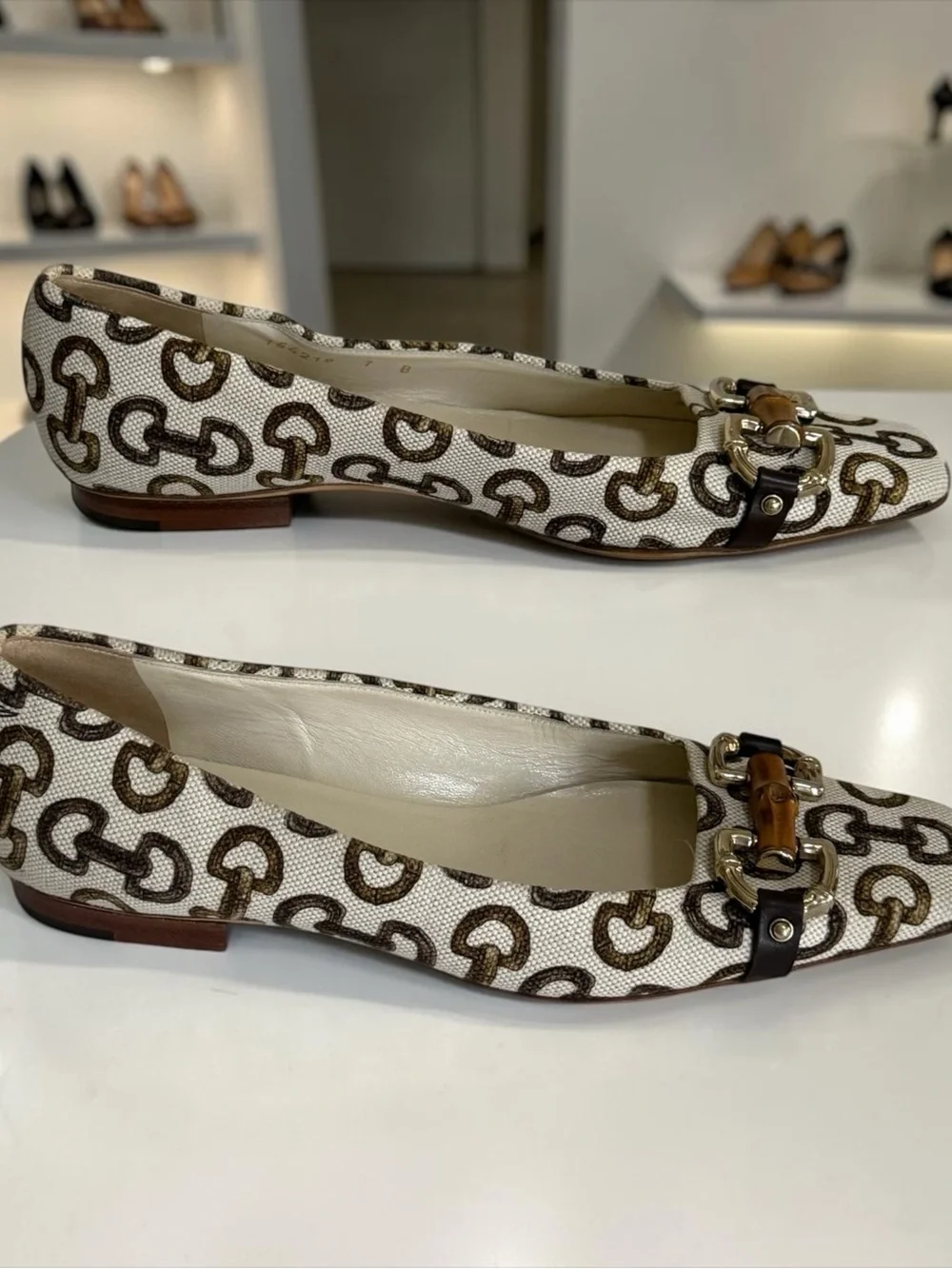 AUTHENTICATED Gucci Horsebit Beige Brown GG Canvas Bamboo Flats! Size 7B! - Picture 4 of 9